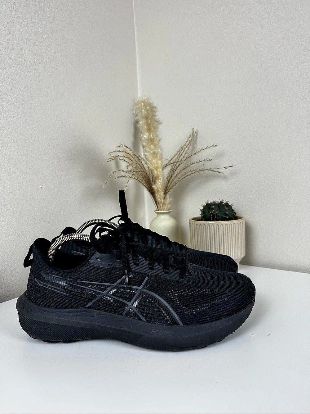 ASICS GT-1000 14 Extra Wide Running Shoes Triple Black – Men’s US 10